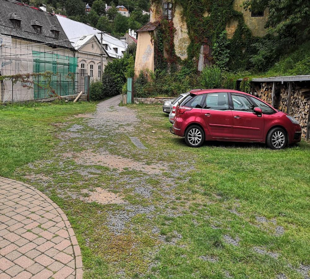 Hostel Skautsky Dom Banská Štiavnica Esterno foto