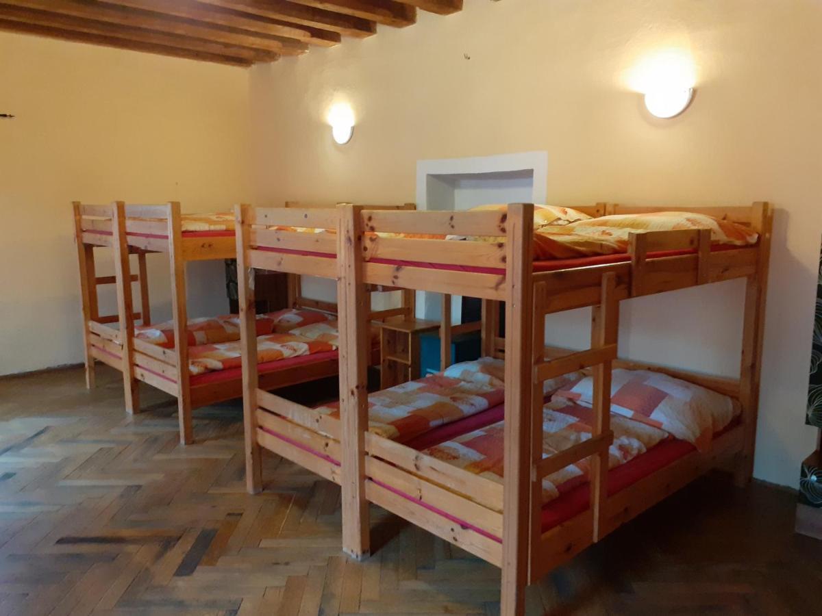 Hostel Skautsky Dom Banská Štiavnica Esterno foto