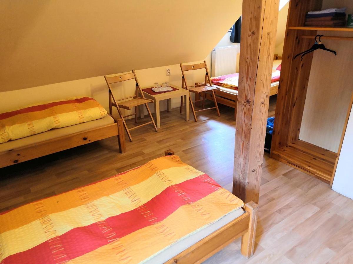 Hostel Skautsky Dom Banská Štiavnica Esterno foto