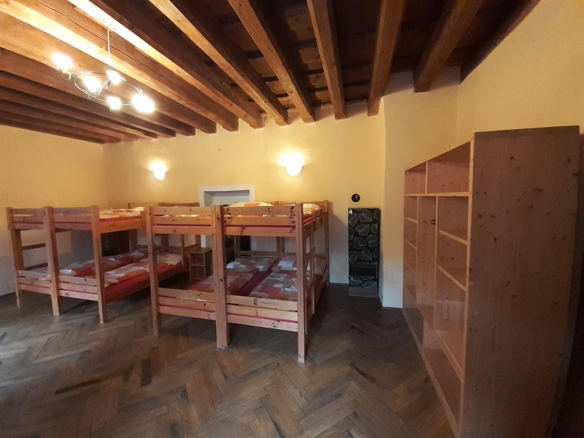 Hostel Skautsky Dom Banská Štiavnica Esterno foto