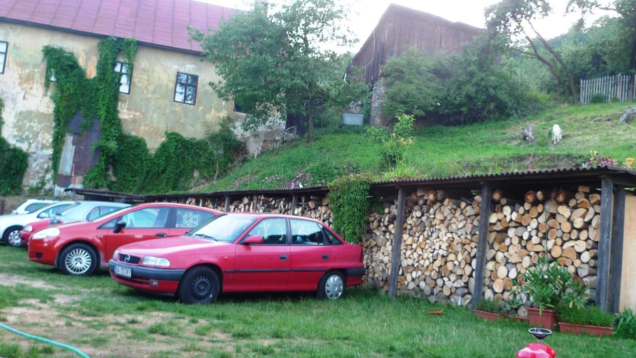 Hostel Skautsky Dom Banská Štiavnica Esterno foto