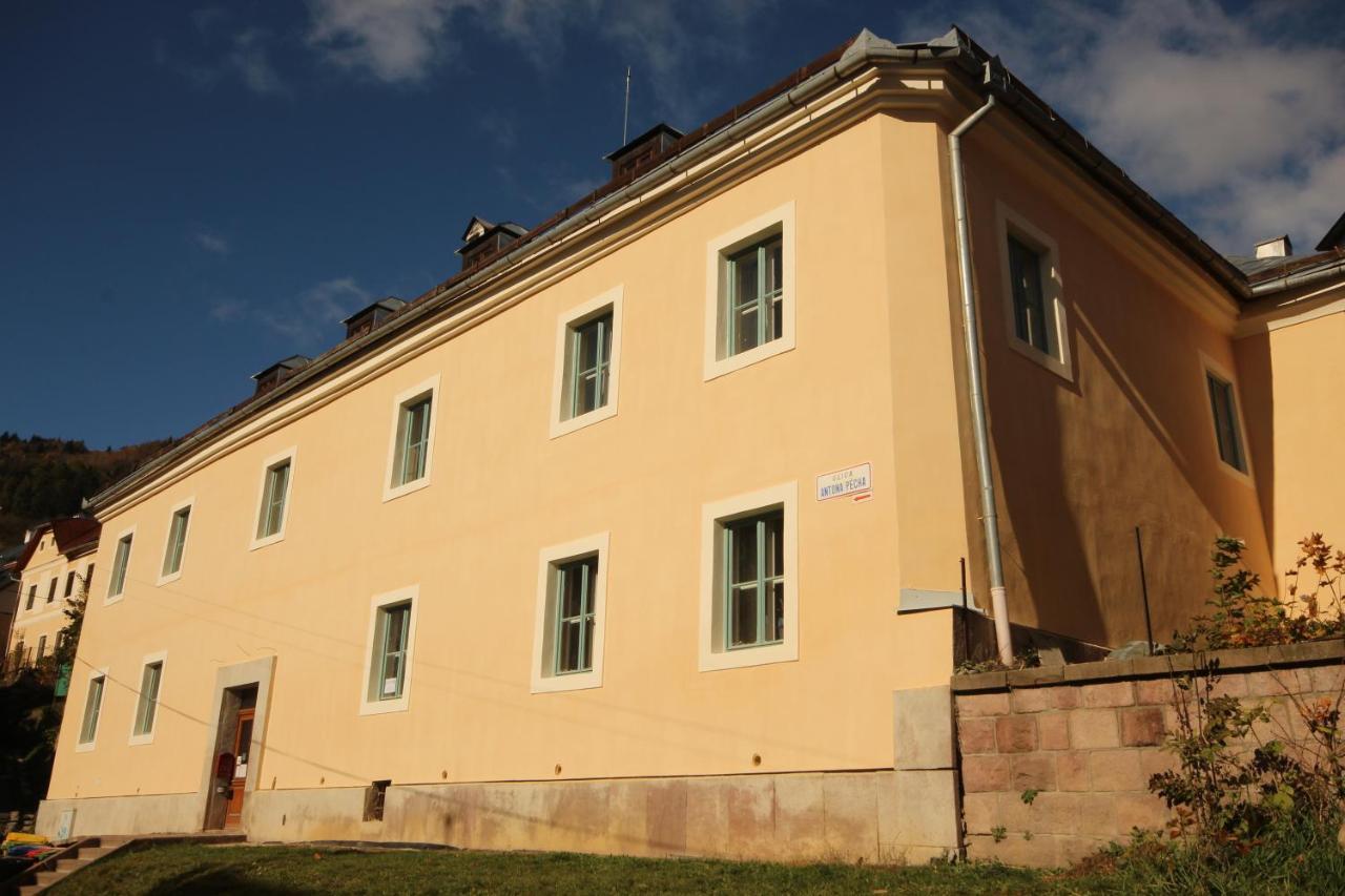 Hostel Skautsky Dom Banská Štiavnica Esterno foto