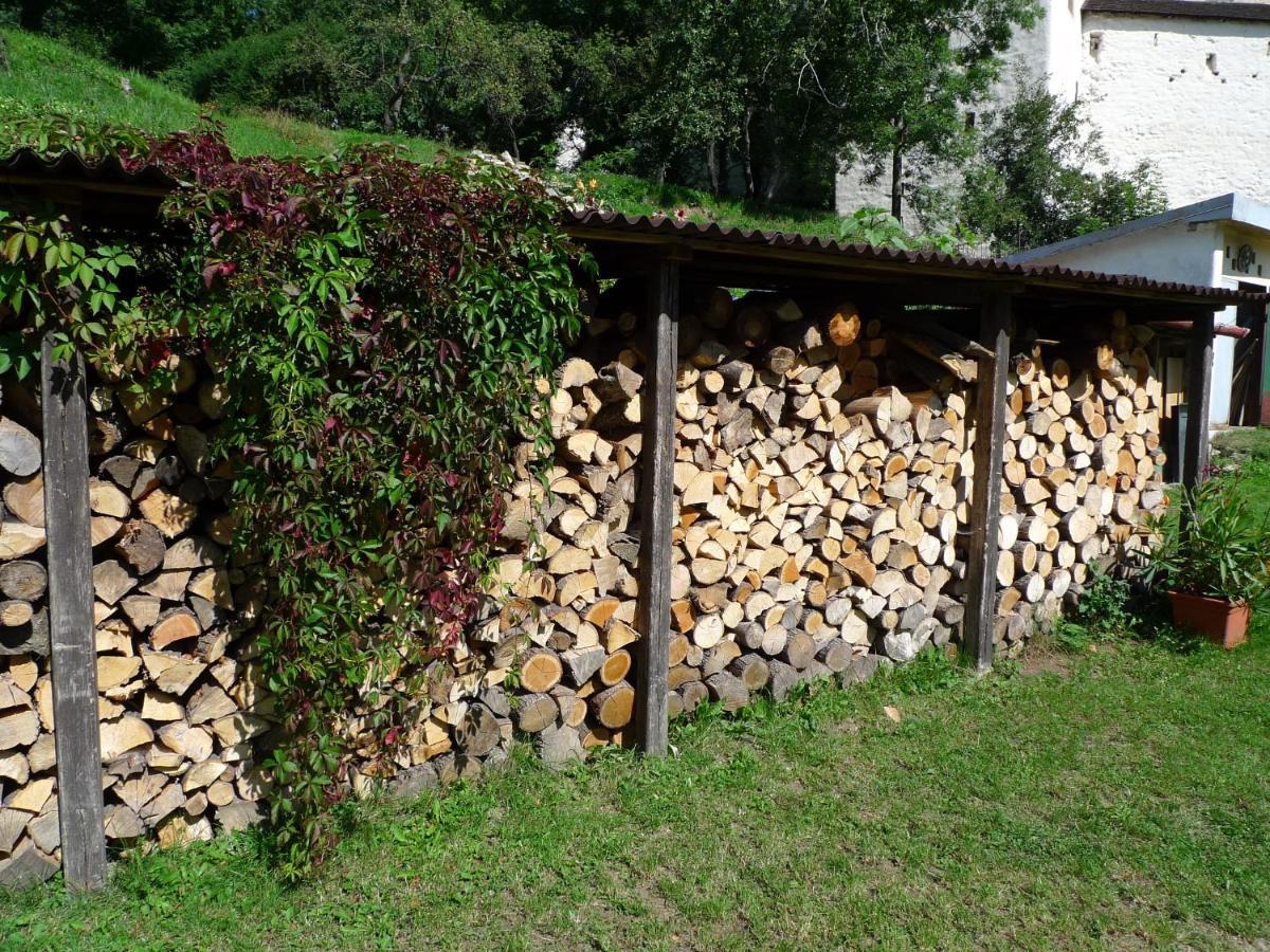 Hostel Skautsky Dom Banská Štiavnica Esterno foto