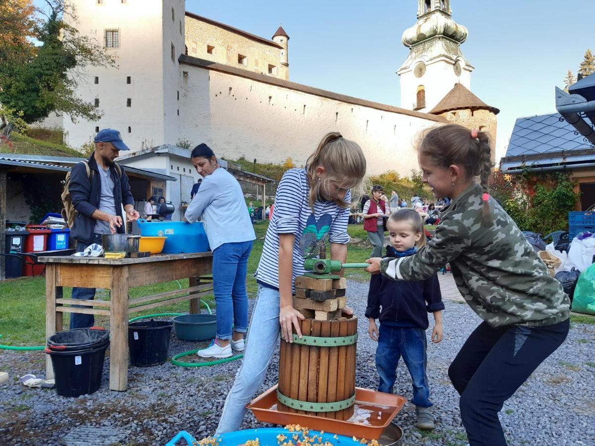 Hostel Skautsky Dom Banská Štiavnica Esterno foto