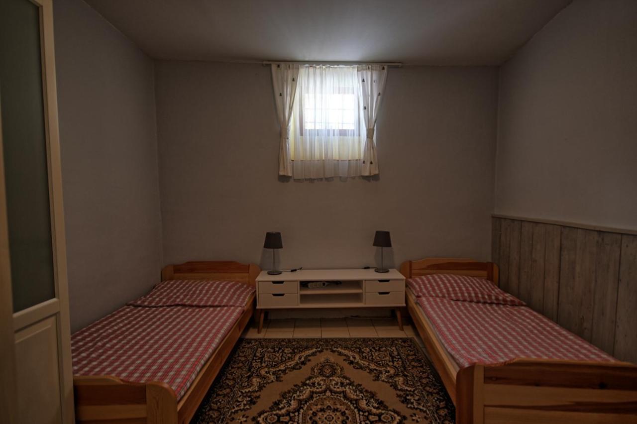 Hostel Skautsky Dom Banská Štiavnica Esterno foto