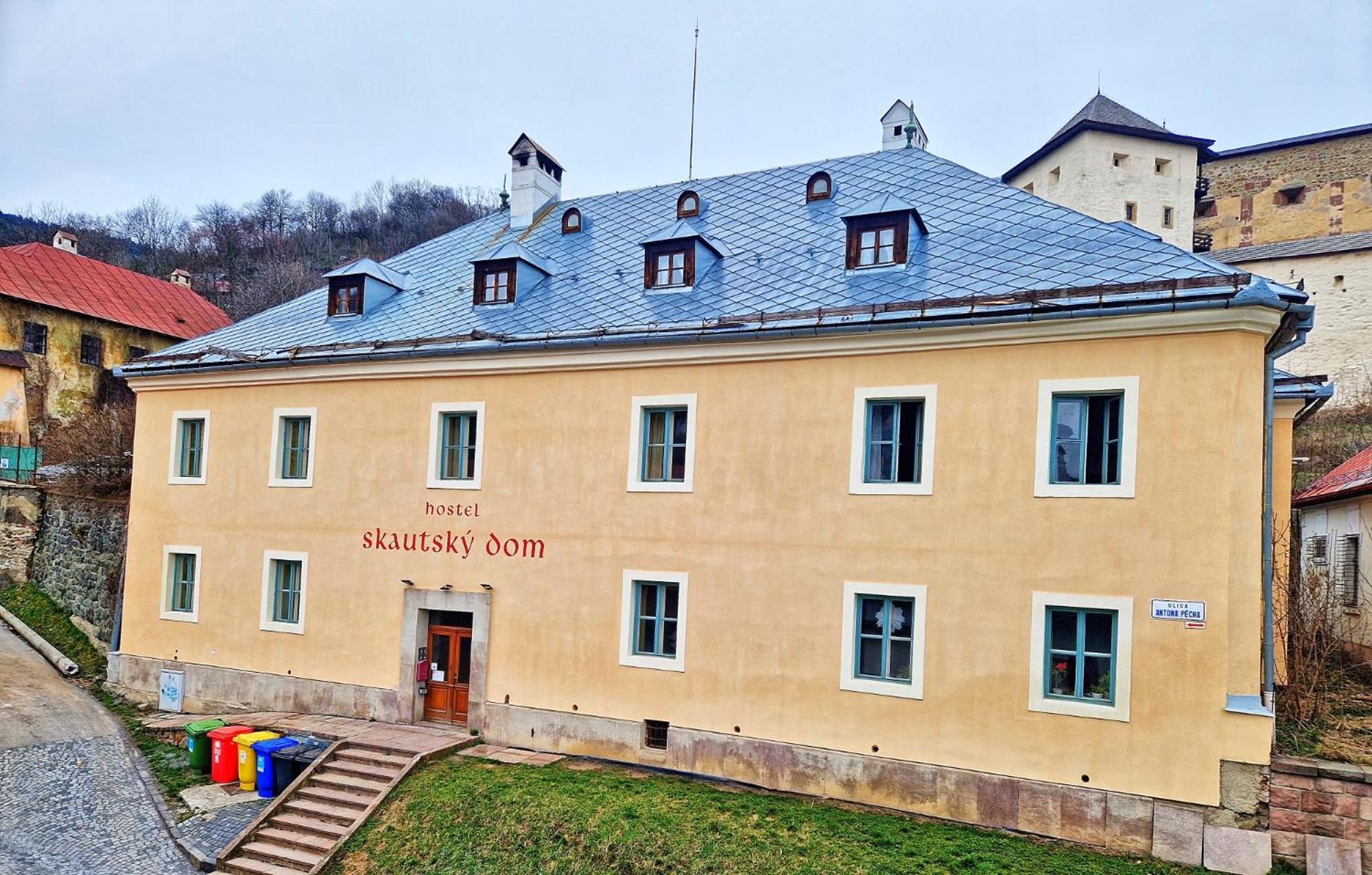 Hostel Skautsky Dom Banská Štiavnica Esterno foto